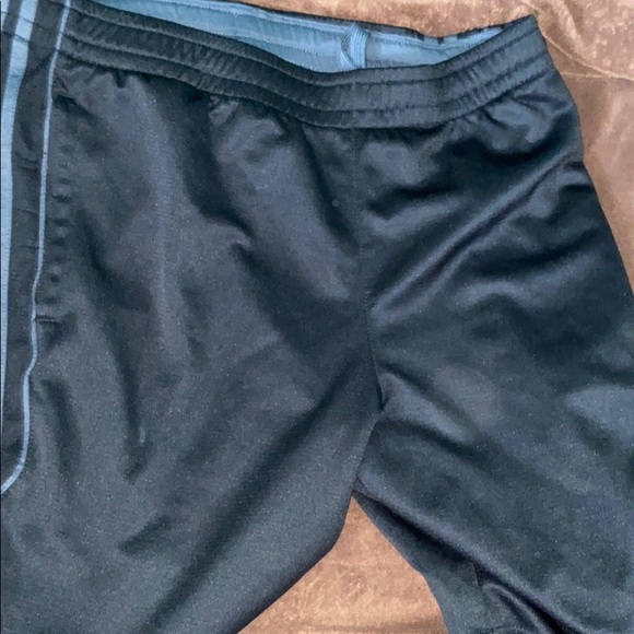 Black shorts - Picture 4 of 4